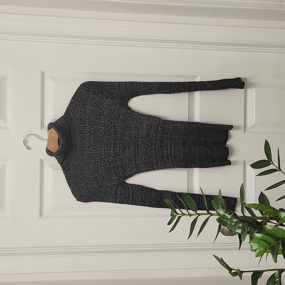 💥7|$30  Derek heart sweater Women's top size large